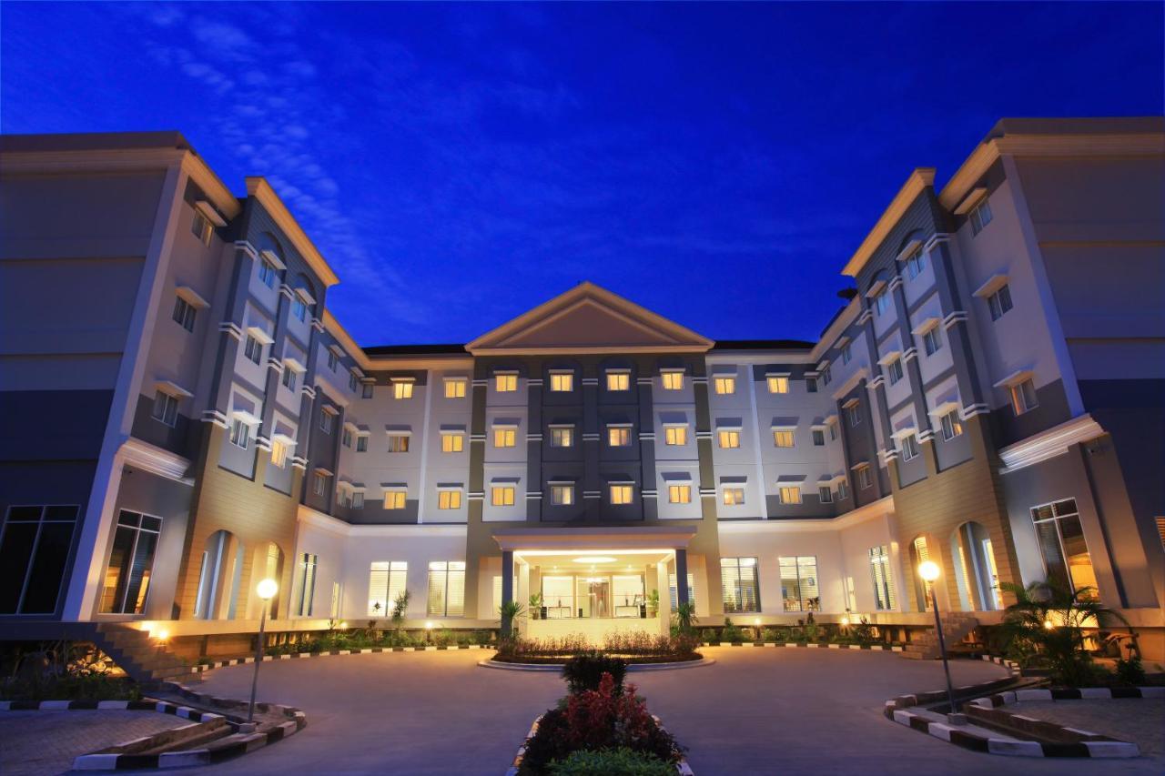 Brits Hotel Pangkalan Bun Exterior photo